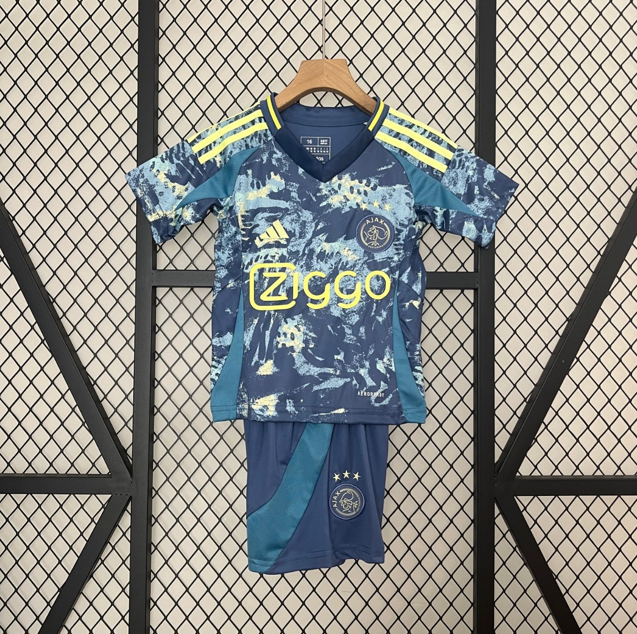 Ajax 24/25 Uittenue Kids